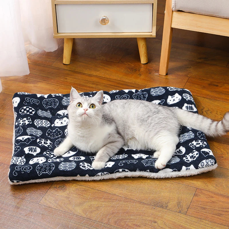 Thick Flannel Cat Mat – Soft, Breathable Winter Cushion for cats