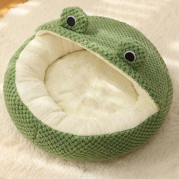 Winter Pet Nest – Plush Semi-Enclosed Frog-Shaped House for Cats